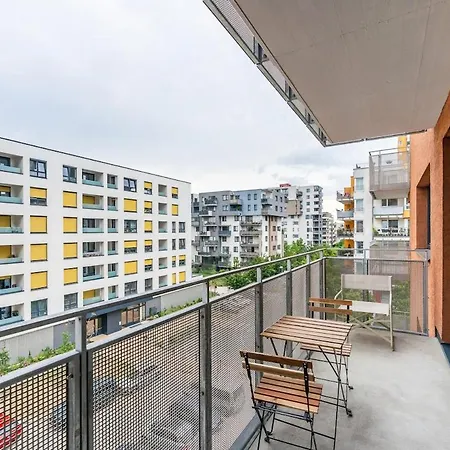 Rentero Bright New With Balcony Near O2 Arena Prague