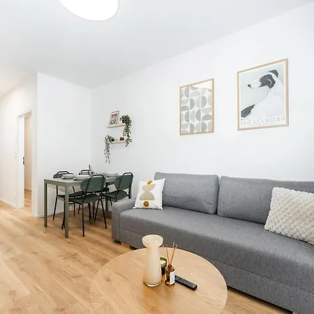 Rentero Bright New With Balcony Near O2 Arena Apartment