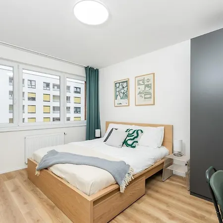 Rentero Bright New With Balcony Near O2 Arena Apartment