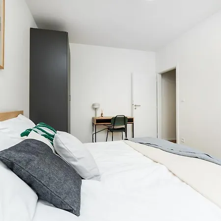 Apartment Rentero Bright New With Balcony Near O2 Arena *